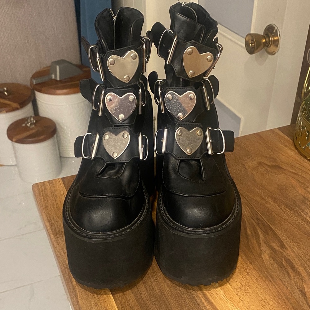 Black Platform Buckle Swing Boots Demonia